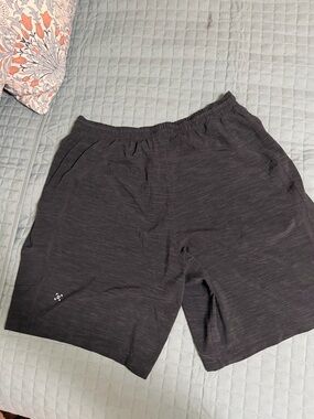 lululemon athletica Men's Charcoal Black Pace Breaker Short 9” Lined Shorts